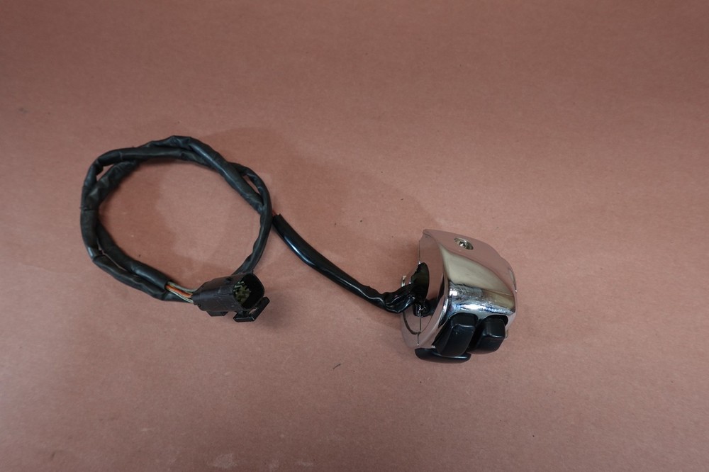 2007-2011 Harley Davidson Road King FLHR Right Control Kill Start Switch