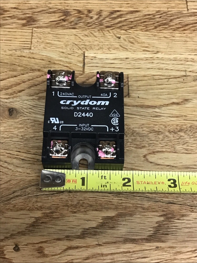 Crydom D2440 Solid State Relay New Condition 249VAC QU-7:TW