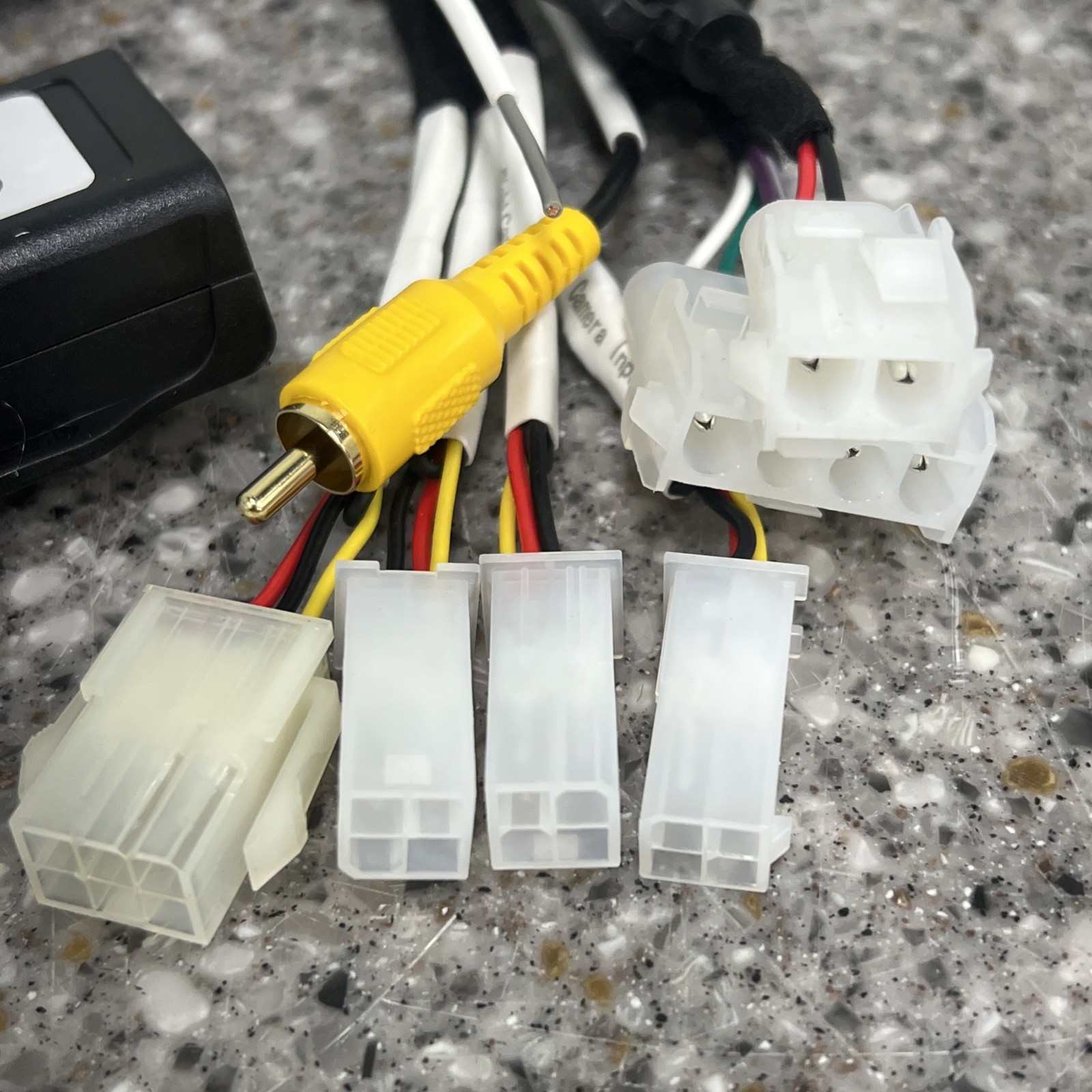 PAC Intelligent 3-Camera Switcher Camera Switcher w/Harness for 3 Cameras