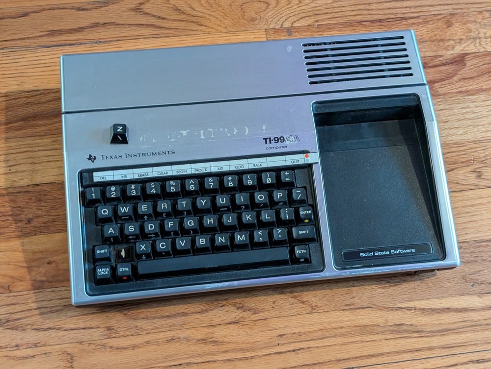 Vintage Texas Instruments TI99/4A Home Computer System 1982 Powers On Untested