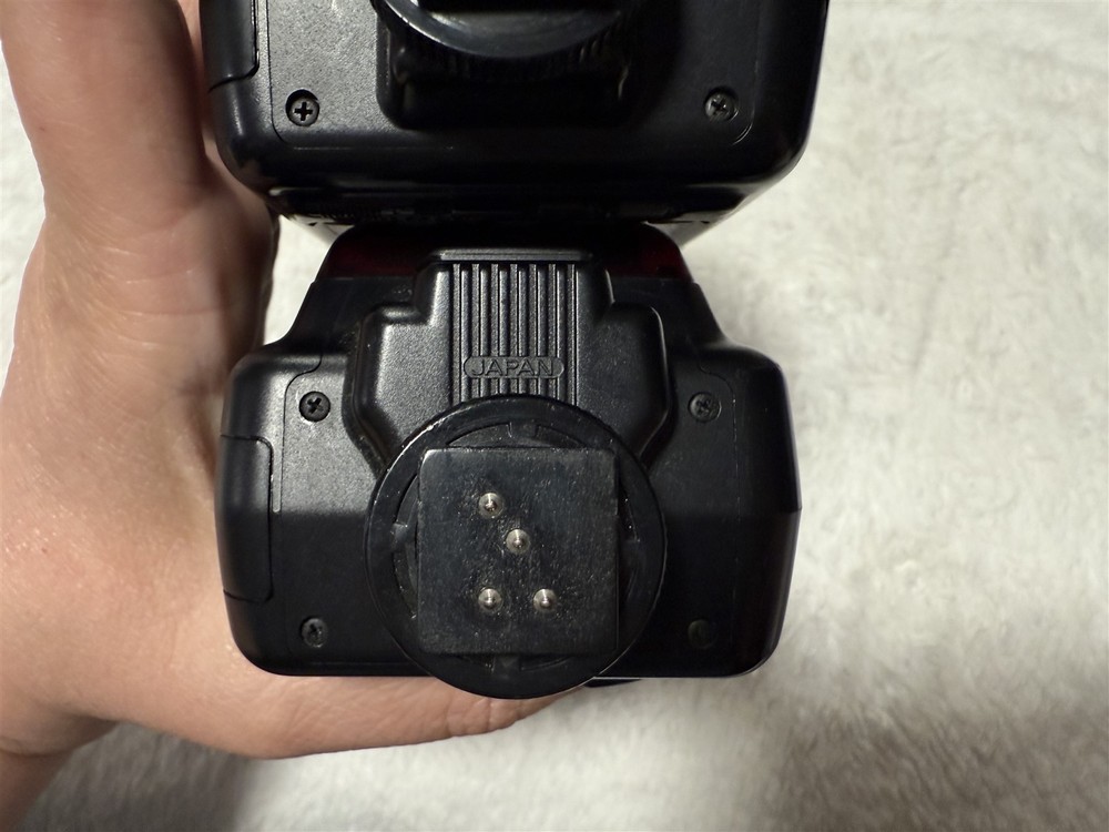 2x NIKON SPEEDLIGHT SB-24 SHOE MOUNT FLASH "UNTESTED"