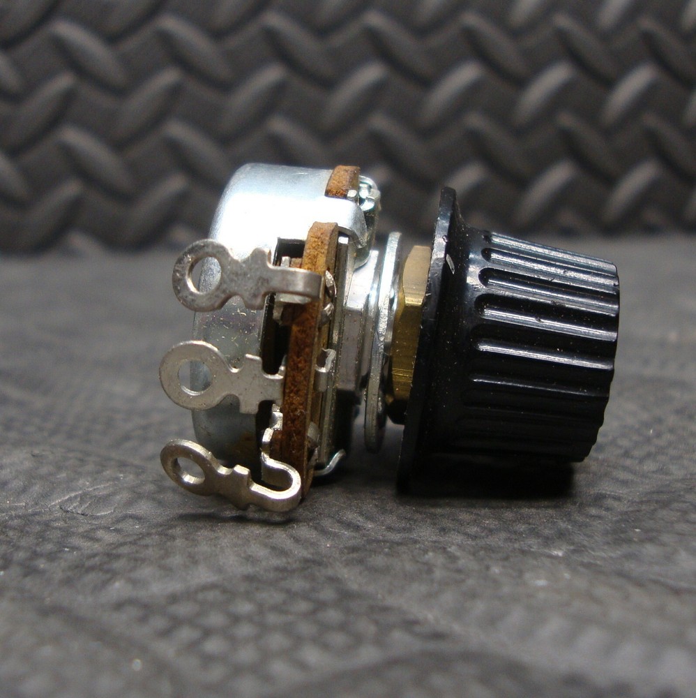 NEW Potentiometer P-1500-91 235302