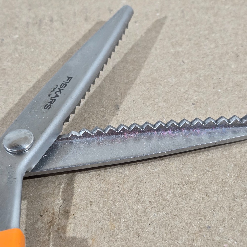 Fiskars Scissors crinkle cut zig zag cut
