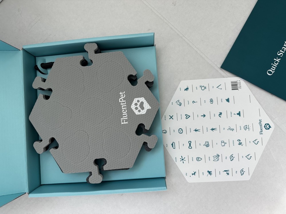 FluentPet Speak Up Get Started Kit – 6 Buttons + 3 HexTiles – Used
