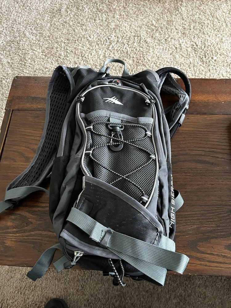 High Sierra Hydration Backpack W/ Bladder