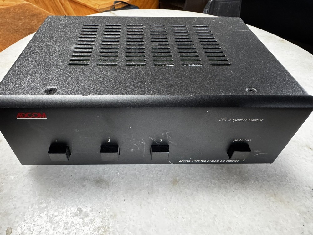 ADCOM GFS-3 Speaker Selector