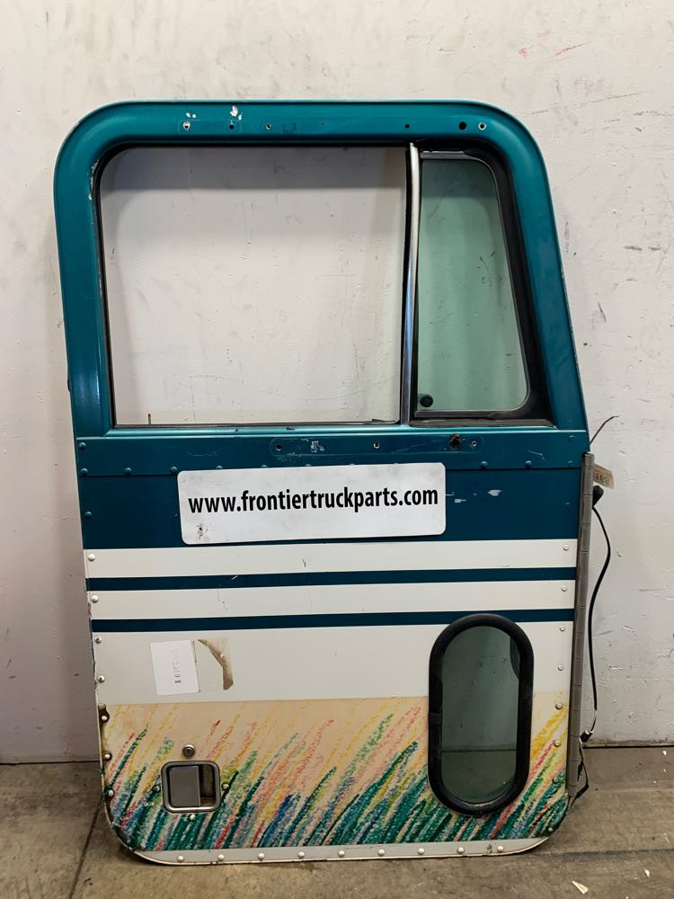 Peterbilt Door (606-13168)