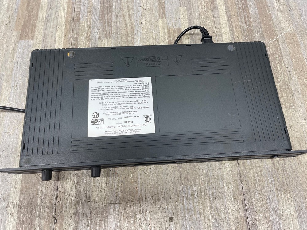 E-MU Proteus 1 Rock/Pop Model 9010.