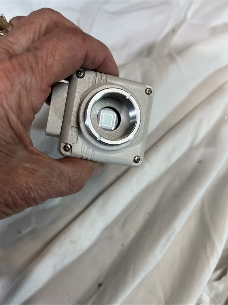 SENTECH STC-172 HIGH RESOLUTION CCD EIA MACHINE VISION CAMERA UNTESTED