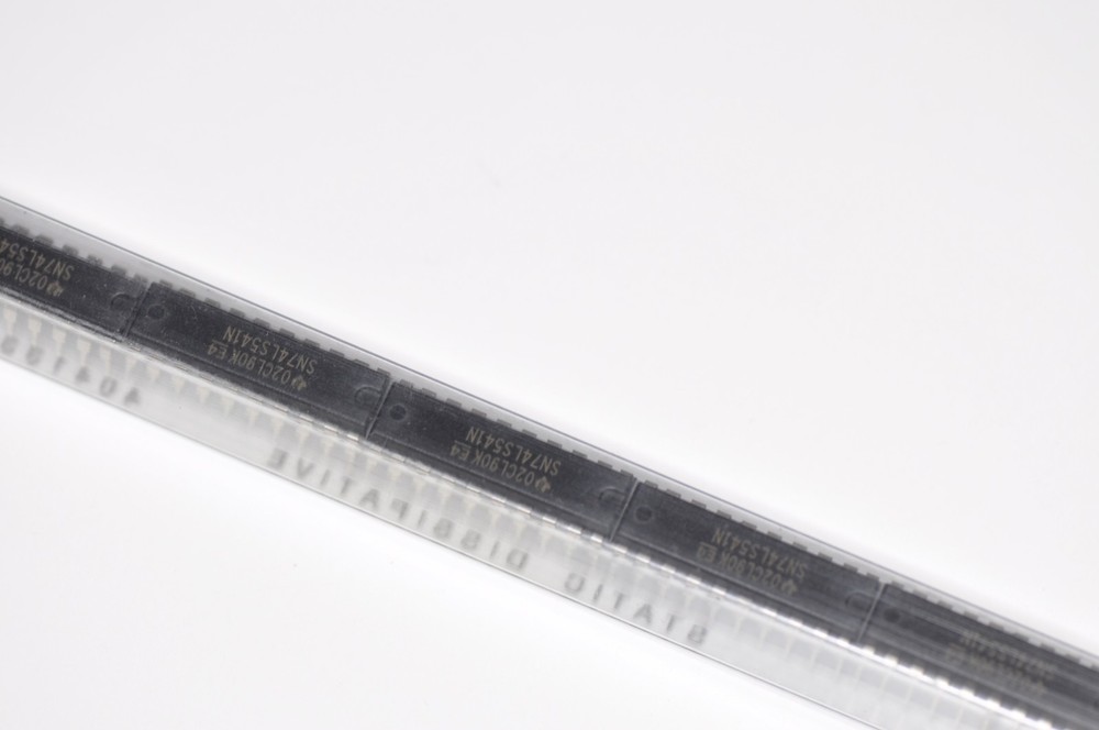 (5 pcs) Texas Instruments SN74LS541N – Octal Buffer/Line Driver – Tri‑State – DI