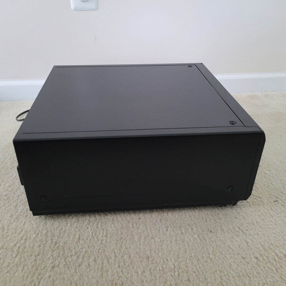 Sony CDP-CX225, 200-CD changer Mega storage Carousel, without Remote, Tested.