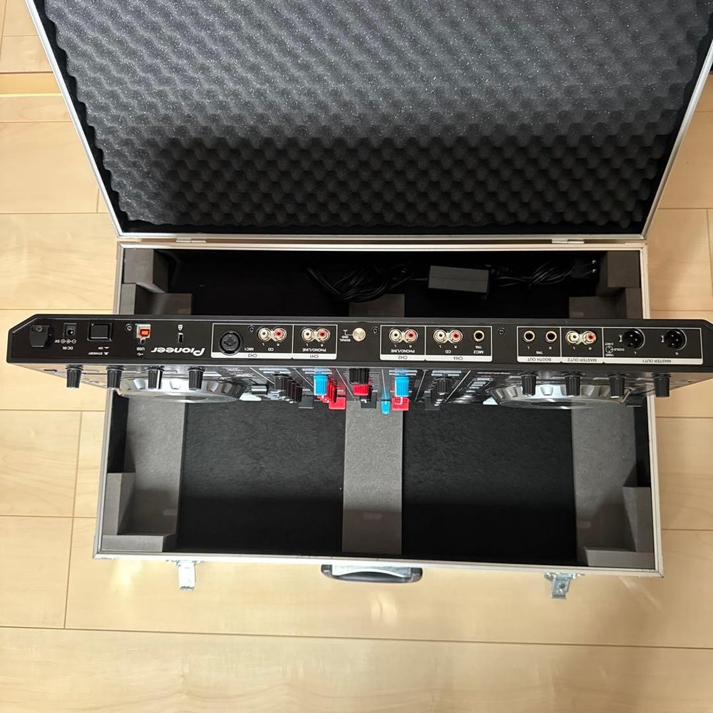 Pioneer DDJ-SX2 Controller with Hard Case