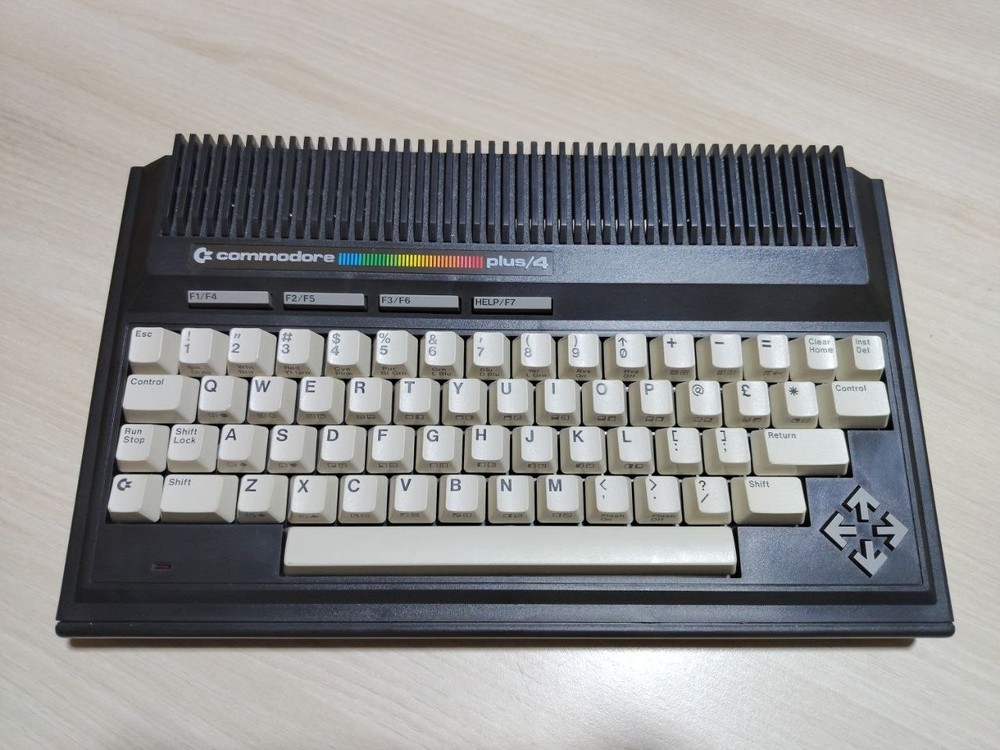 COMMODORE PLUS/4 COMPUTER +4 NTSC Boxed, Vintage