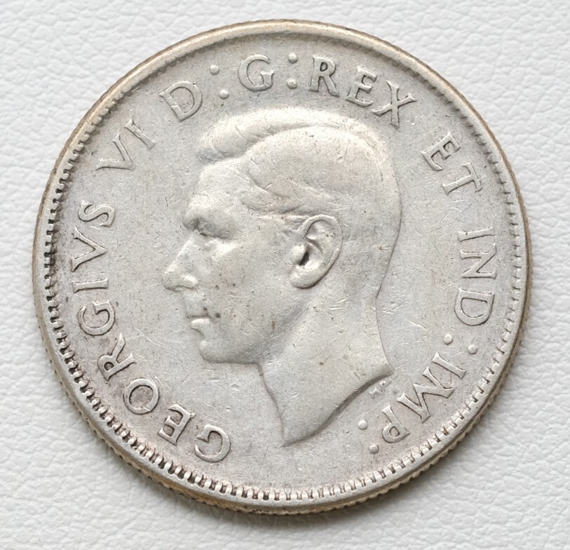1947 Canada 25c Quarter With Dot & Maple Leaf 2 Coin Set