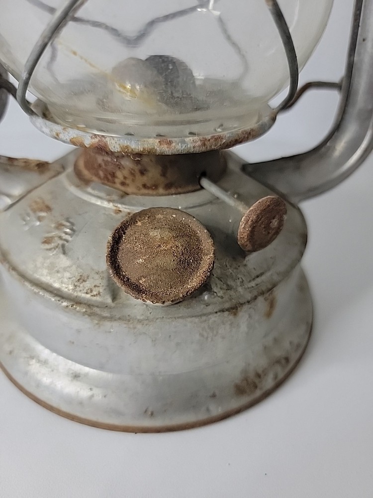 Elephant No. 215 Lantern, Uncleaned And Rusty, Untested