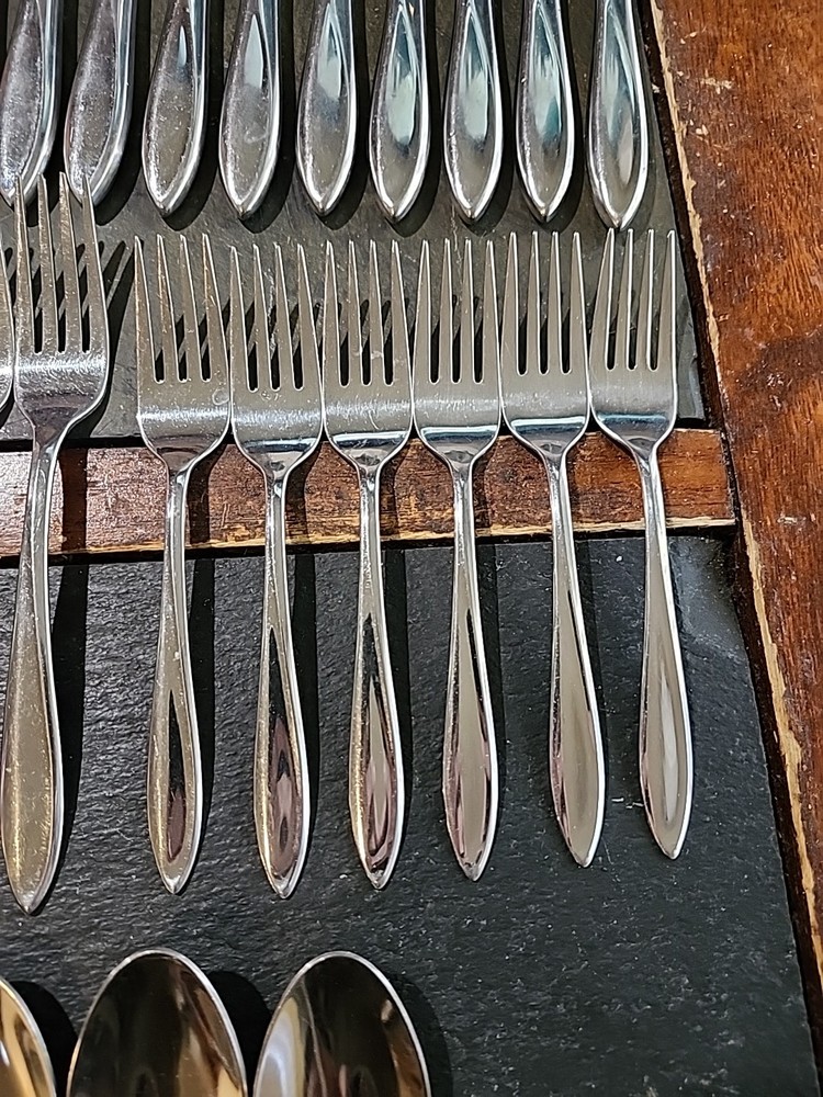 28 Stegorcraft Stainless Silverware Flatware Set StegorCraft