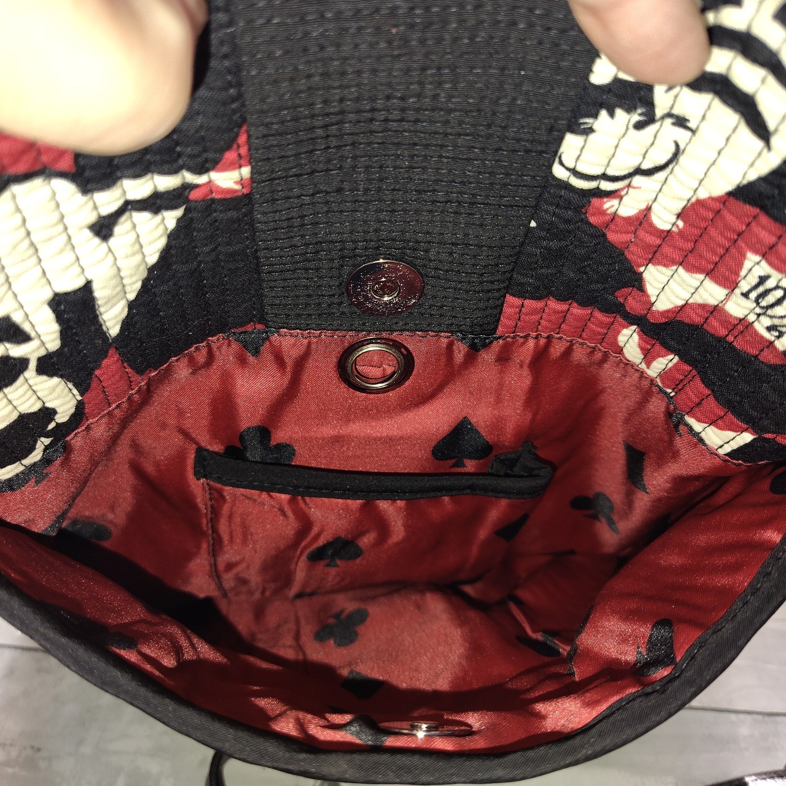 🏰Vera Bradley Disney Alice In Wonderland "Painting The Roses" Bag & Wallet