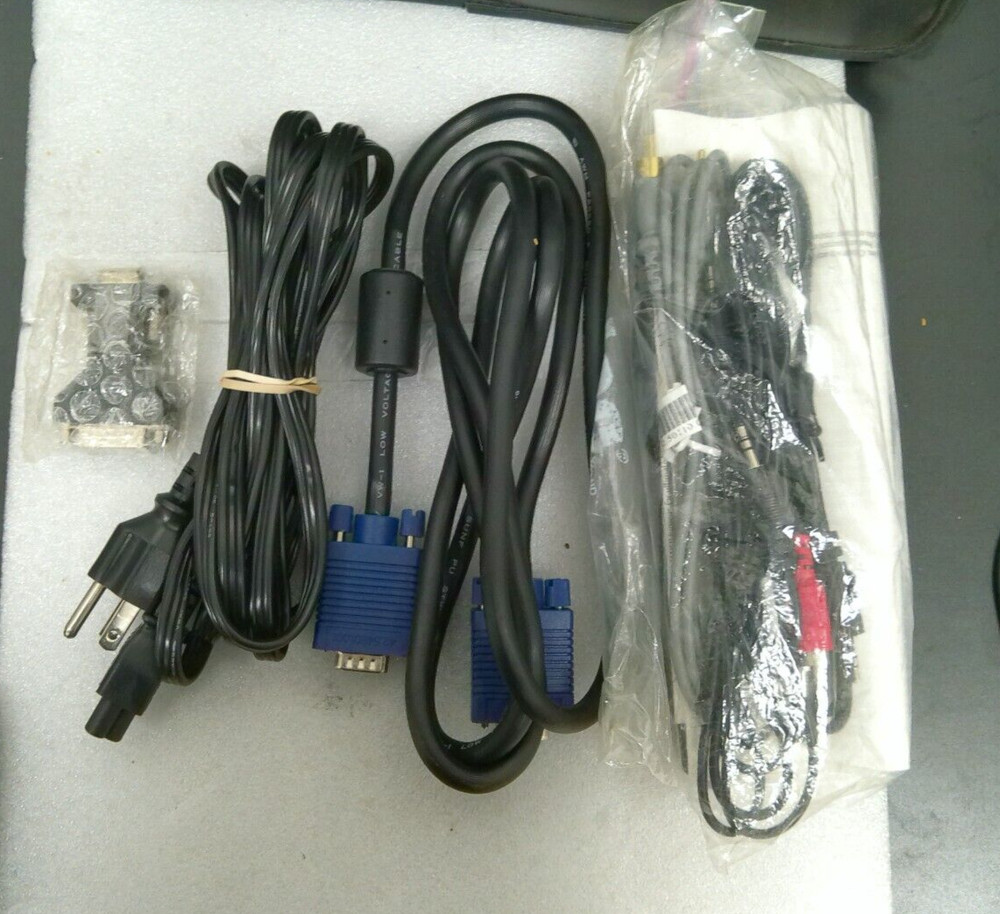 Compaq MP1800 Microportable Projector W/ Remote, All Cords & Bag