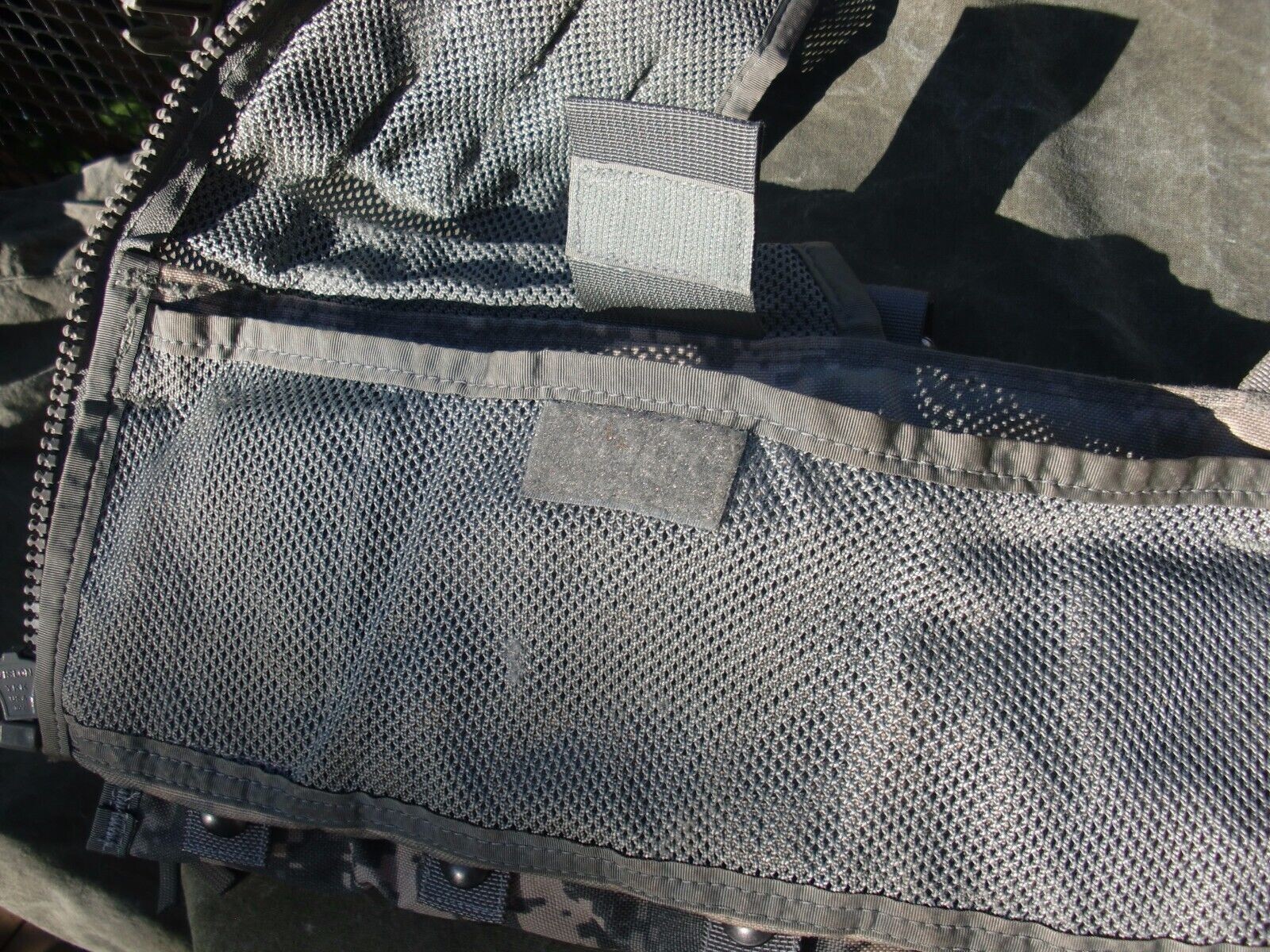 US Army MOLLE II ACU Fighting Load Carrier Vest w/ 2 Triple Mag Pouches EXC