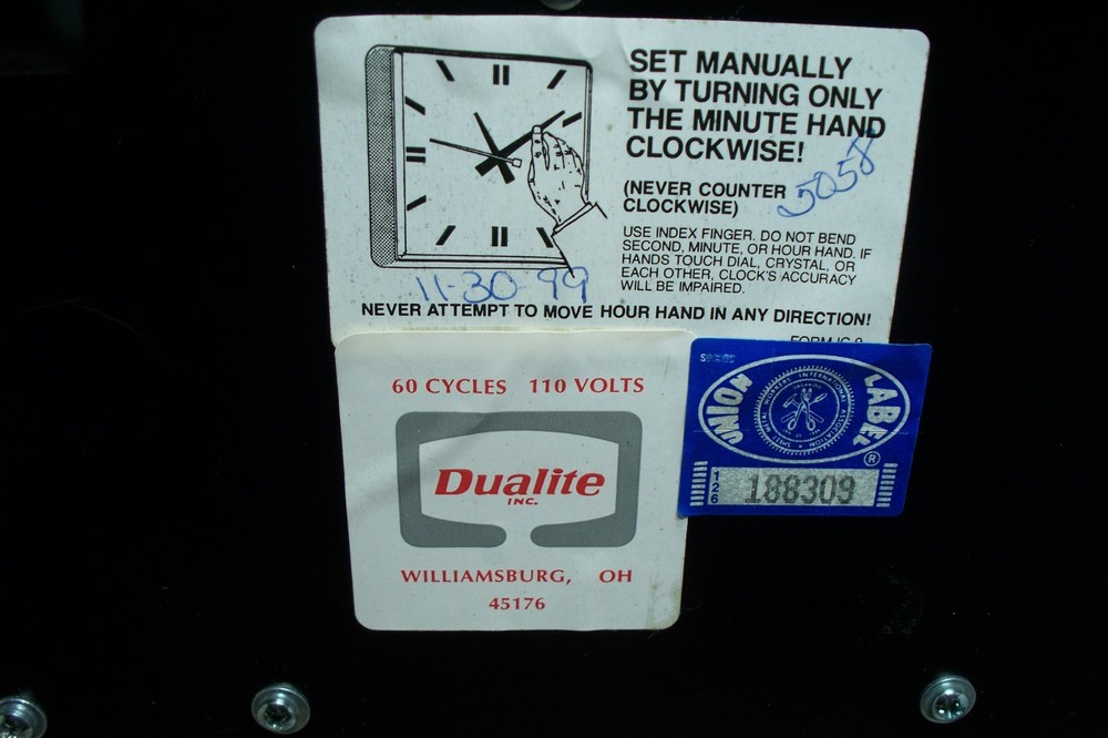 VINTAGE~ AC Delco~ GARAGE~ WALL CLOCK ~ Light