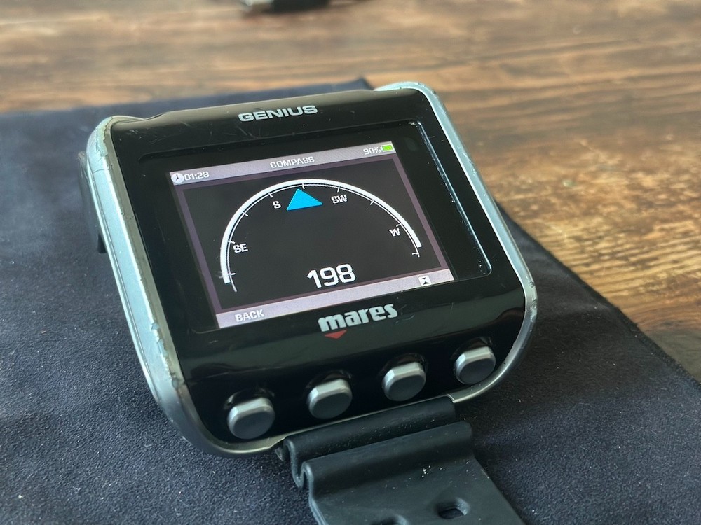 Mares GENIUS Color tech dive computer (black) with TWO Mares Transmitters!