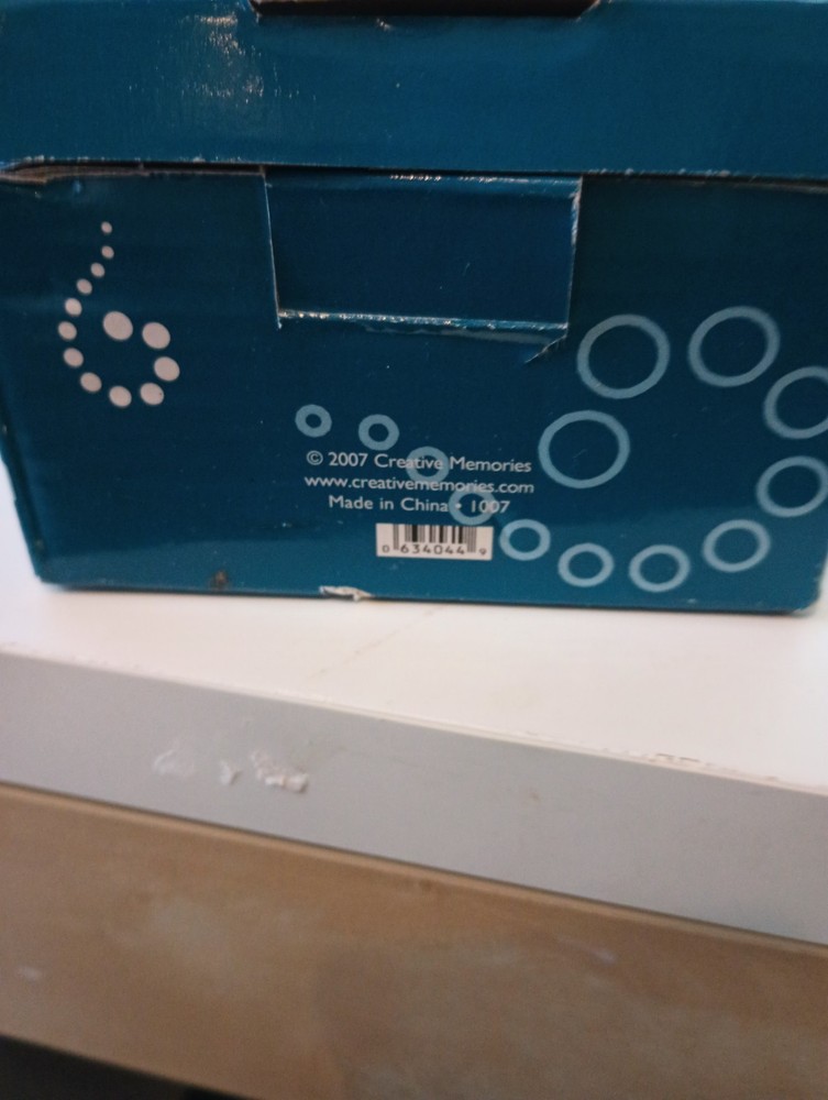 Creative Memories Snow Maker Paper Punch pre-owned