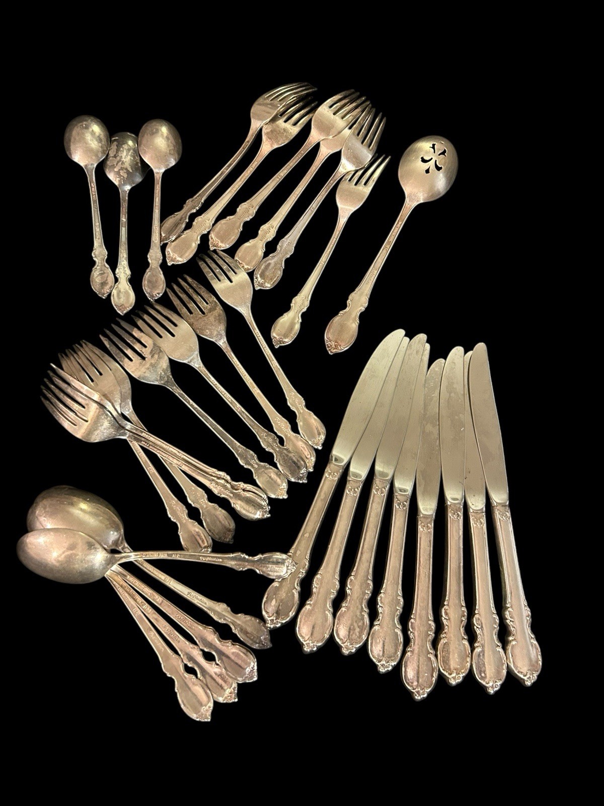 32 Pcs Set 1847 Rogers Bros Reflection Silverware Forks Spoons Knives Floral