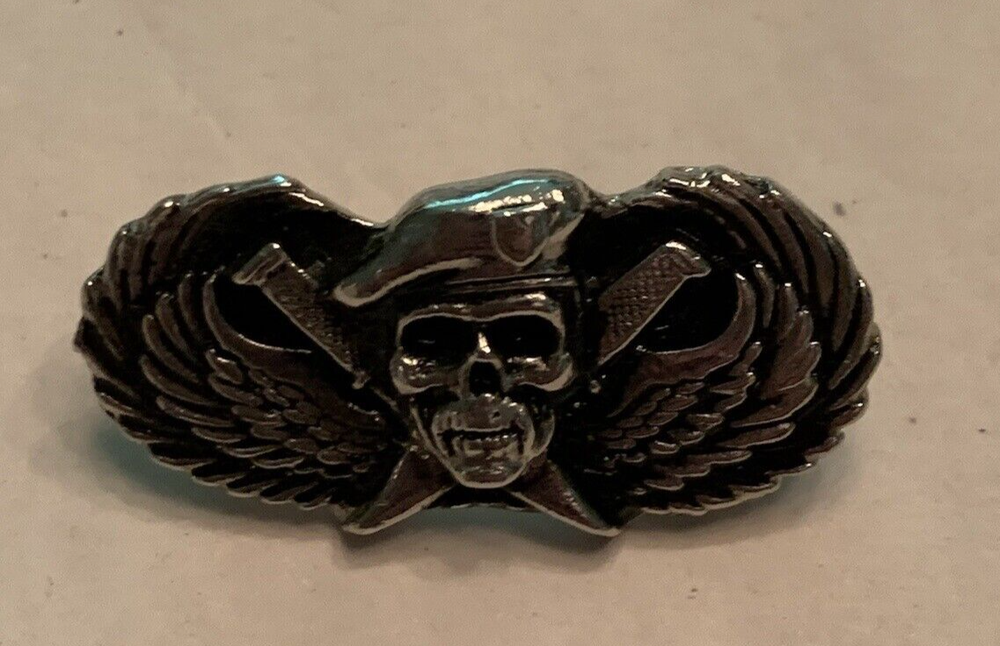 Special Forces type, Larger Pin