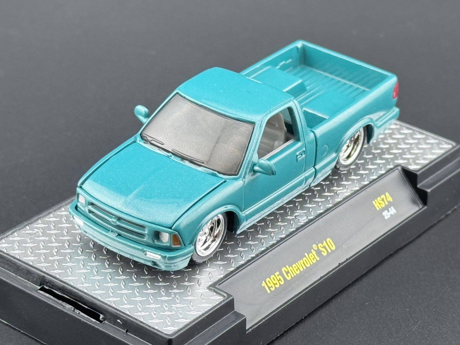 M2 1995 Chevrolet S10 Custom Hobby Exclusive 31500-HS74 1/64