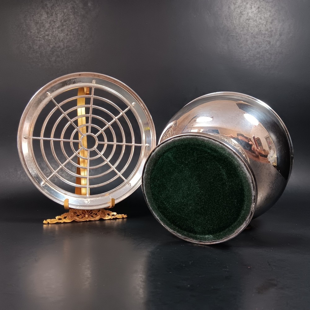 Silver Plated Repousse Rose Bowl Flower Frog Ianthe England 5" Posey Vase Decor