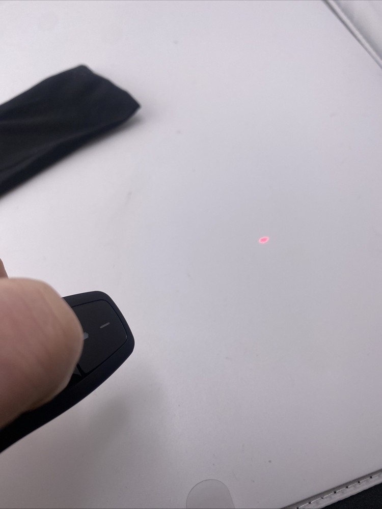 Logitech Wireless Presenter Laser Presentation Remote Clicker R400