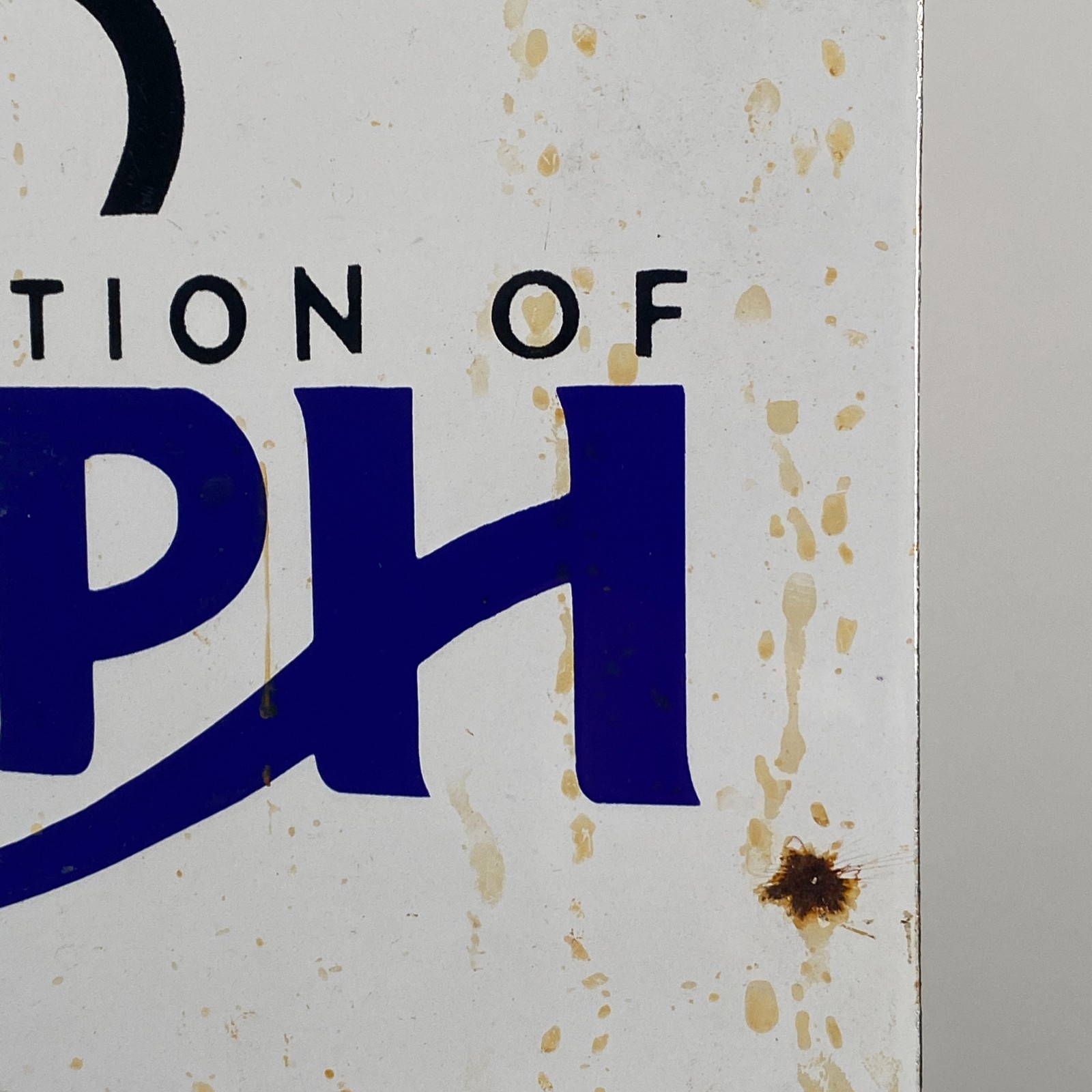 Triumph Enamel Sign - 40x30cm (15.7x11.8") - Retro Motorcycle Dealership Signage