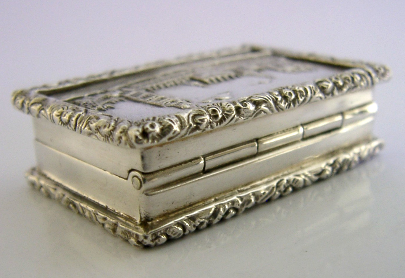 ENGLISH CAST SOLID STERLING SILVER HOUSES of PARLIAMENT CASTLE TOP BOX 1992