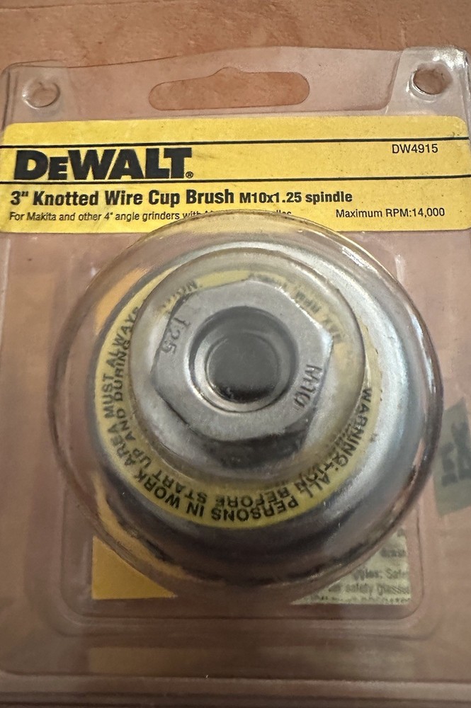 DeWALT Wire Cup Brush 3" Knotted