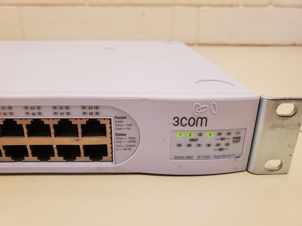 3COM SWITCH 4400 SUPERSTACK 3 3C17204 RACK 48-PORT with CASCADE EXTENDER 3C17226