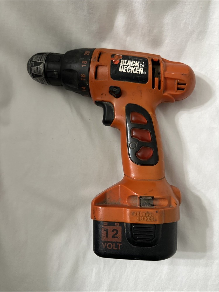 Black & Decker CD120G Cordless Drill W/Battery UNTESTED