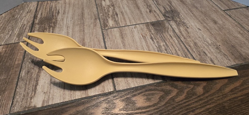 Tupperware Salad Tongs