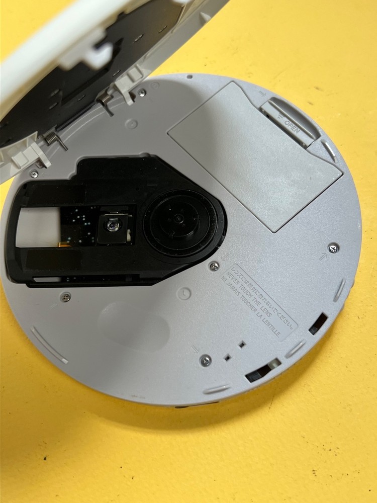 Sony D-EJ100 CD Player Walkman + RM-MC26 Wired Remote | TESTED & WORKING