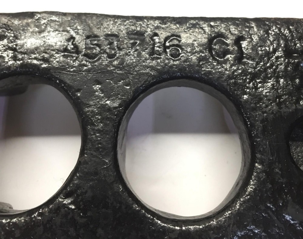 ​International/Navistar Non-Rotating Eye Bracket 453716C1