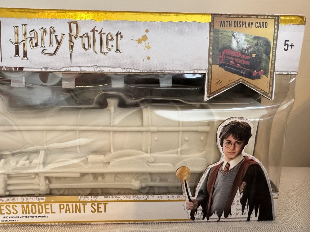 Harry Potter HOGWARTS EXPRESS Model Kit