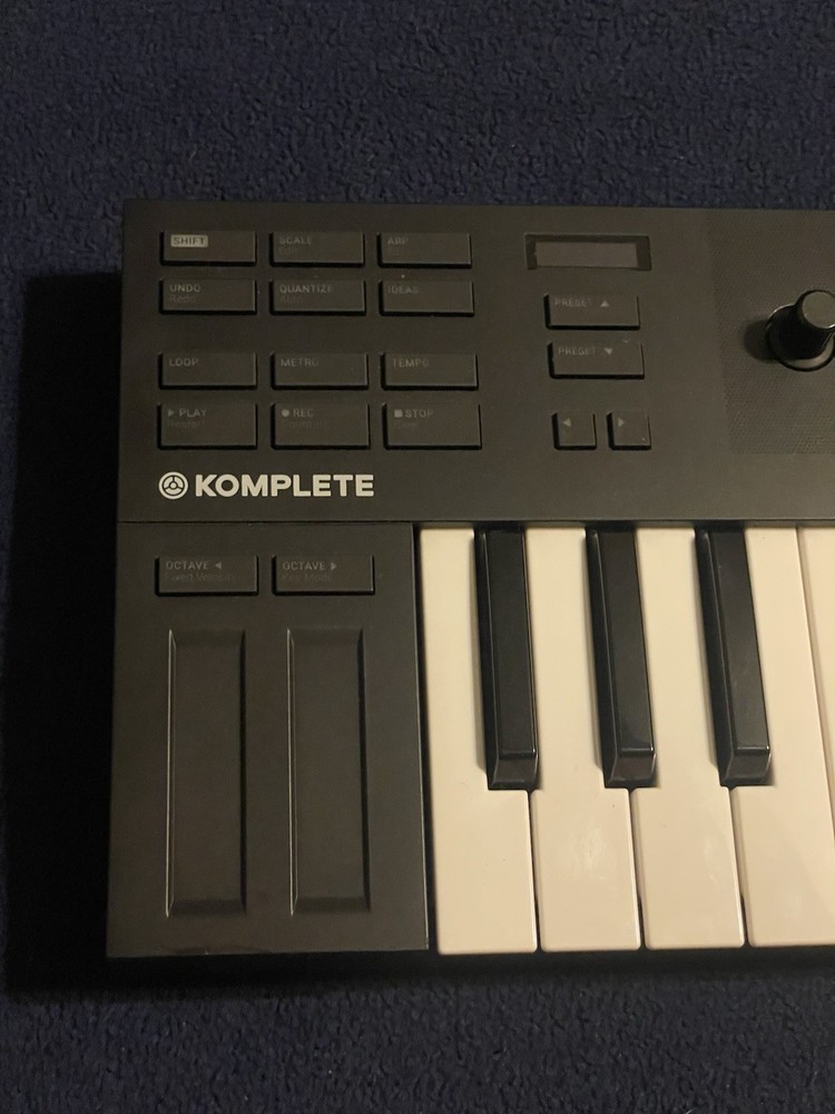 Native Instruments M32 Komplete Kontrol Keyboard Controller