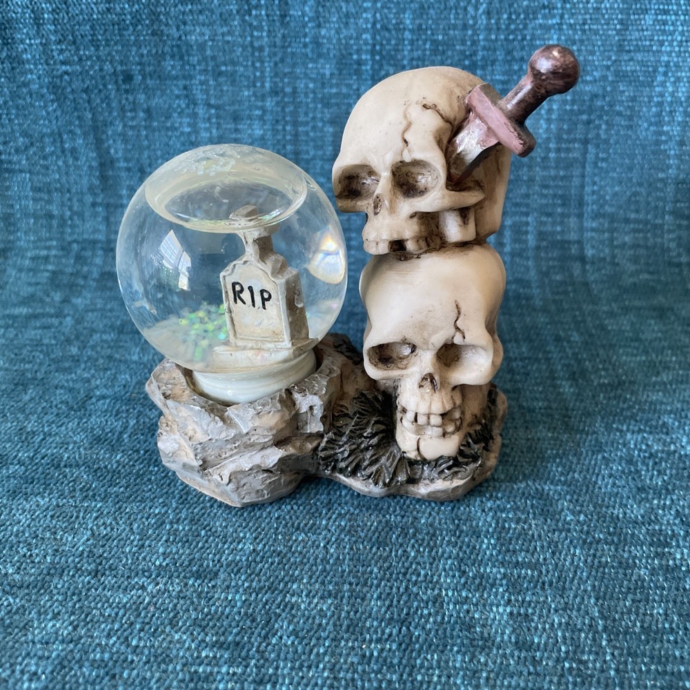 Halloween Figurine Confetti Globe-small