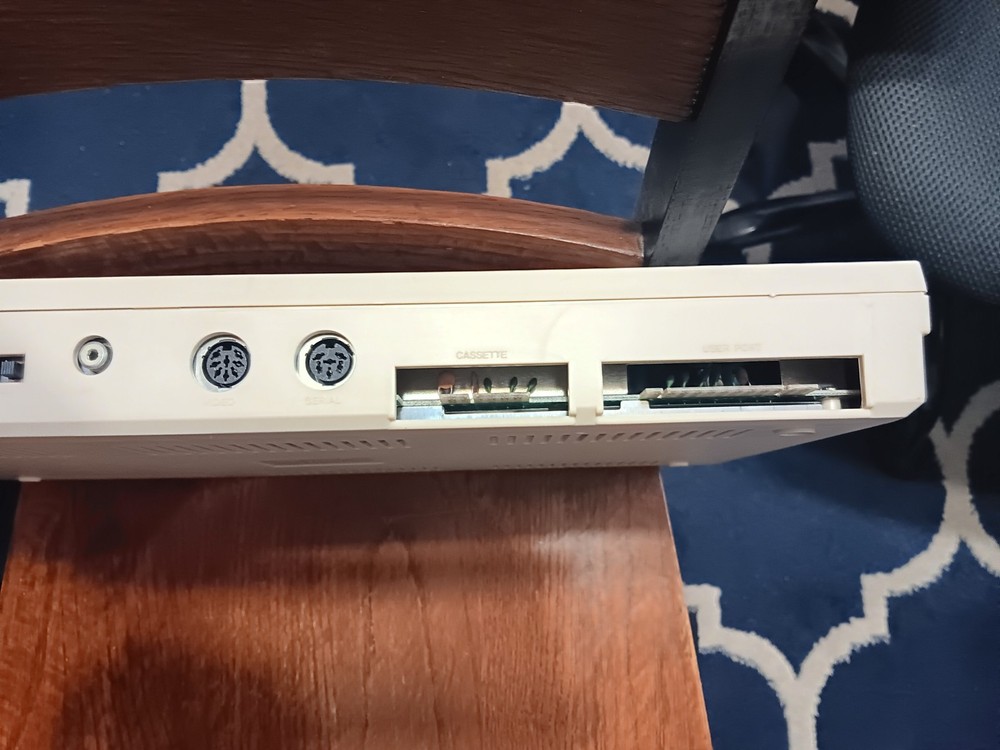 CLEANED, TESTED, WORKING Commodore 64C.