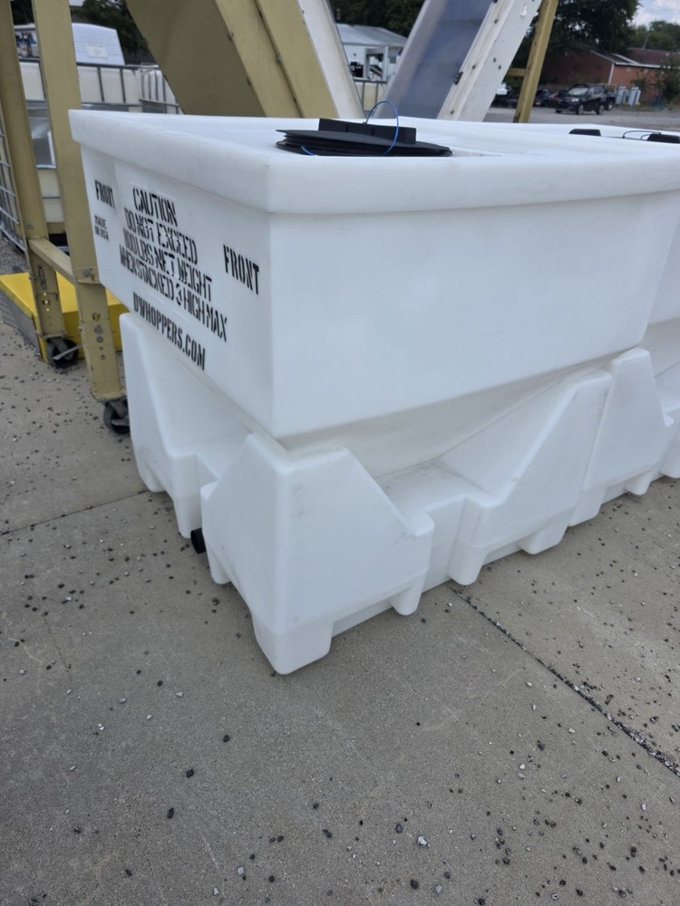 DW HOPPERS MATERIAL SURGE BIN 800 POUND CAPACITY