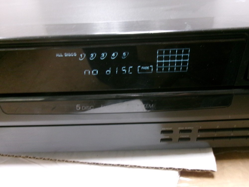 Sony CDP-C265 5 Disc CD Carousel Changer Player No Remote Tested