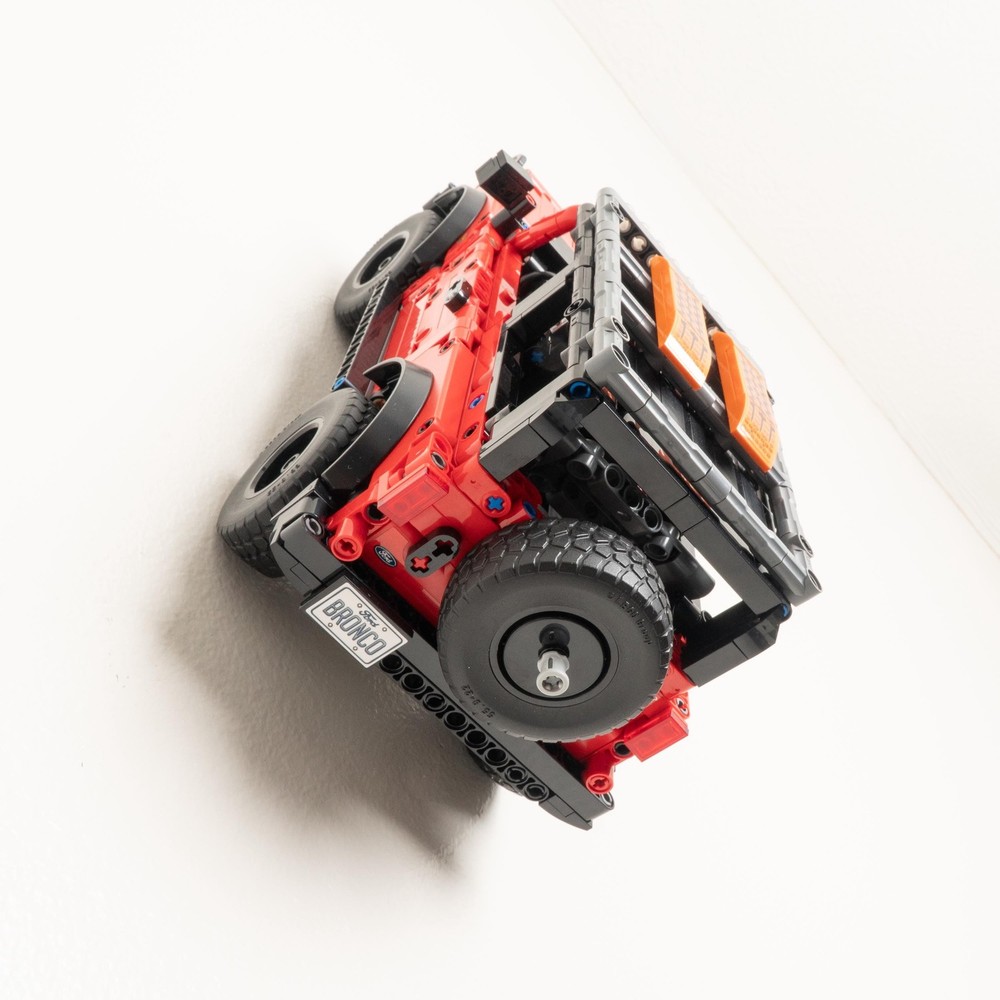 Vertical Wall Mount for LEGO Technic Ford Bronco SUV-42213