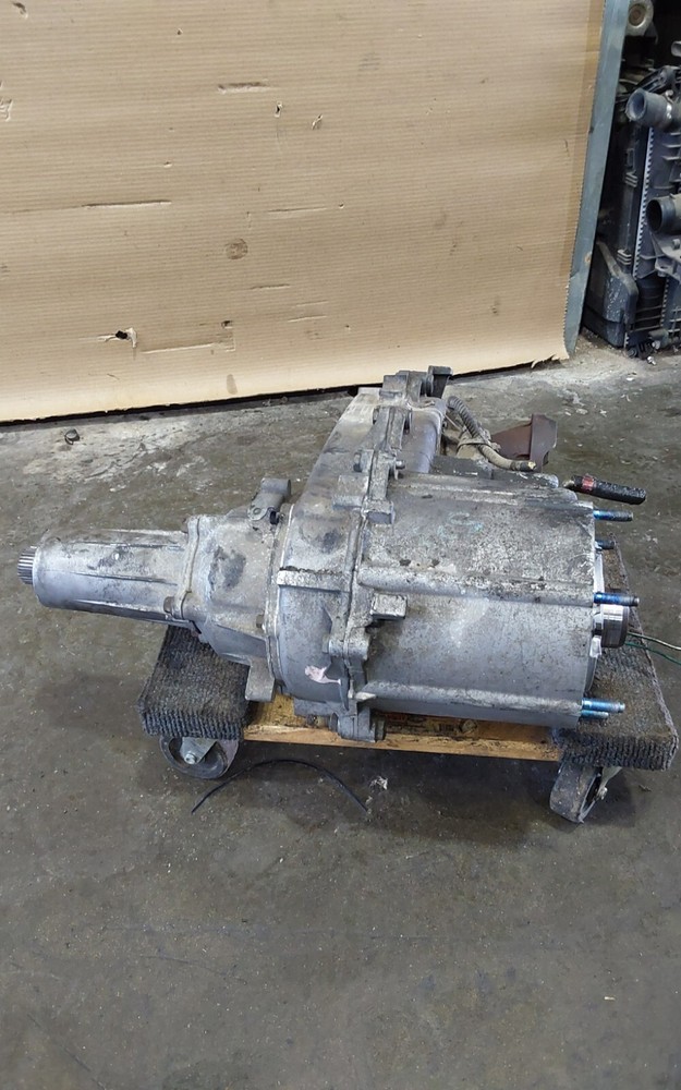 2001 Dodge Durango Transfer Case OEM 52105472AB