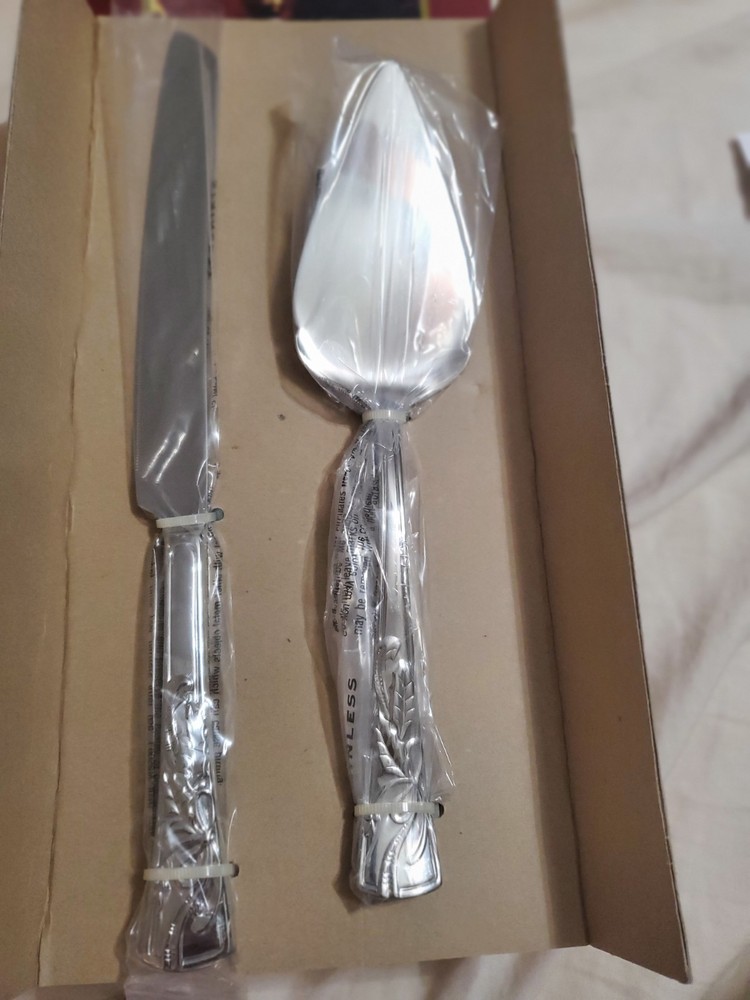 LENOX Holiday cake knife and server