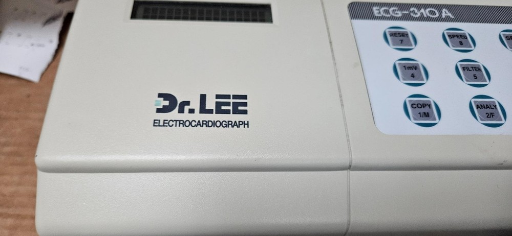 DR LEE ELECTROCARDIORAPH MODEL 310A ! 678V