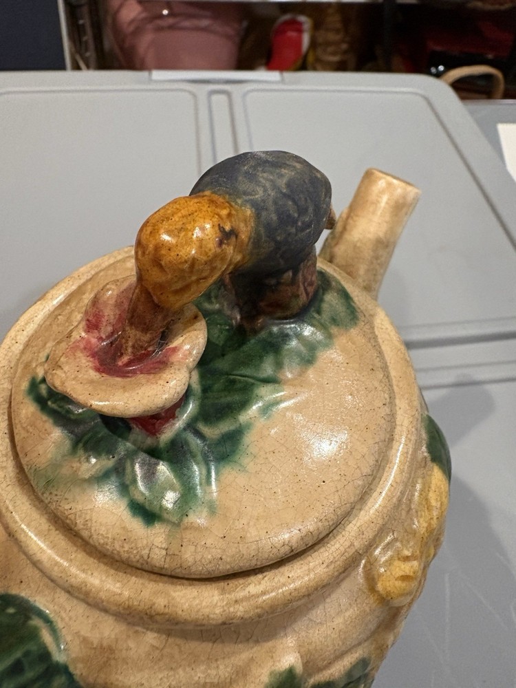 Vintage tea pot hummingbird